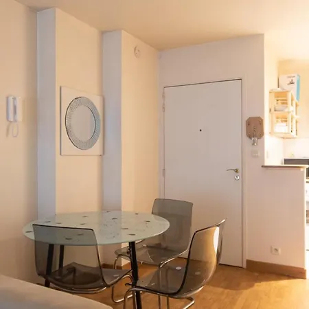 Appartamento Charming 36m With Terrace In The Heart Of Parigi